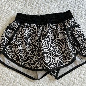 Lululemon low-rise 4” tracker shorts